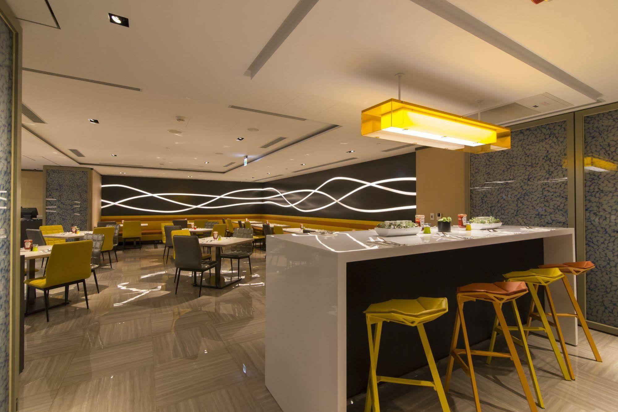 Готель Aloft Taipei Beitou Екстер'єр фото